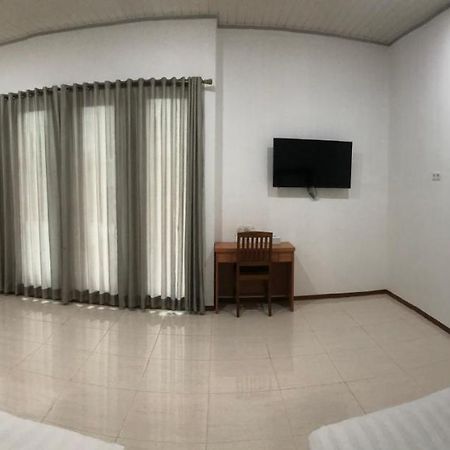 Aurora Hotel Siliwangi Cirebon Kültér fotó