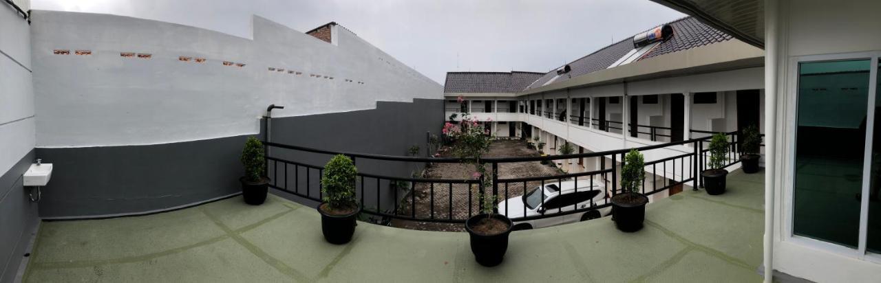 Aurora Hotel Siliwangi Cirebon Kültér fotó